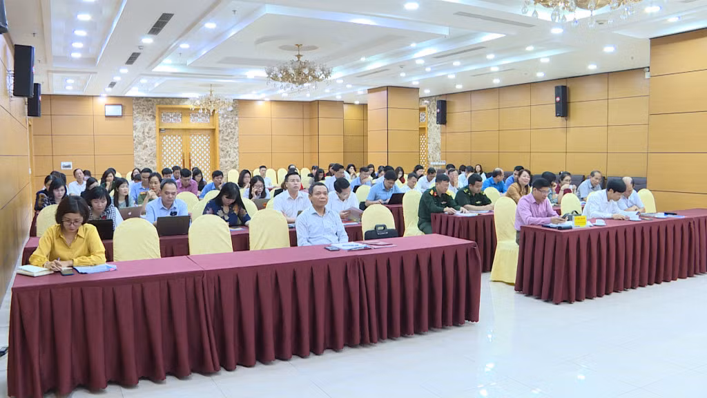 Ban Tuyên giáo Tỉnh ủy tổ chức Hội nghị báo cáo viên cấp tỉnh tháng 4/2021 để thông tin về những điểm mới trong công tác bầu cử.