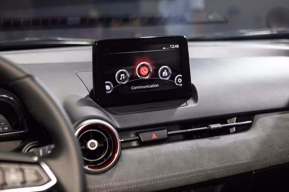 Tiện nghi CX-3. Ảnh: Nguyễn Hưởng