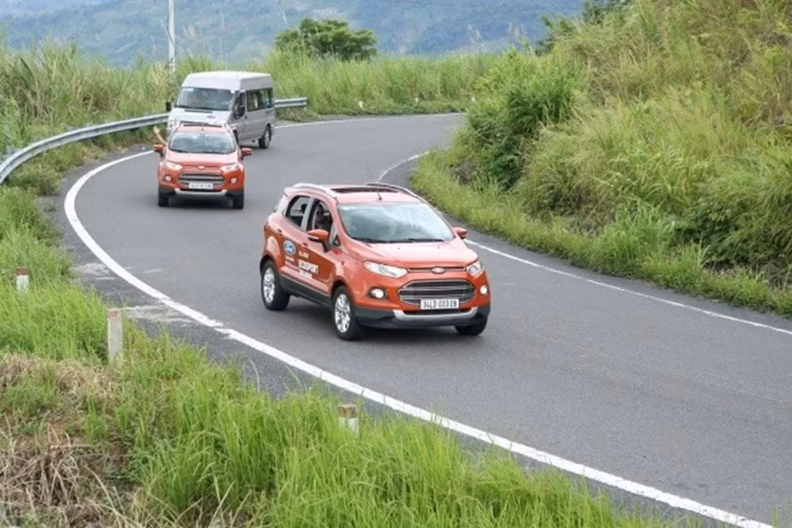 Những lưu ý không thể bỏ qua khi lái xe đường đèo, dốc. Ảnh: TT