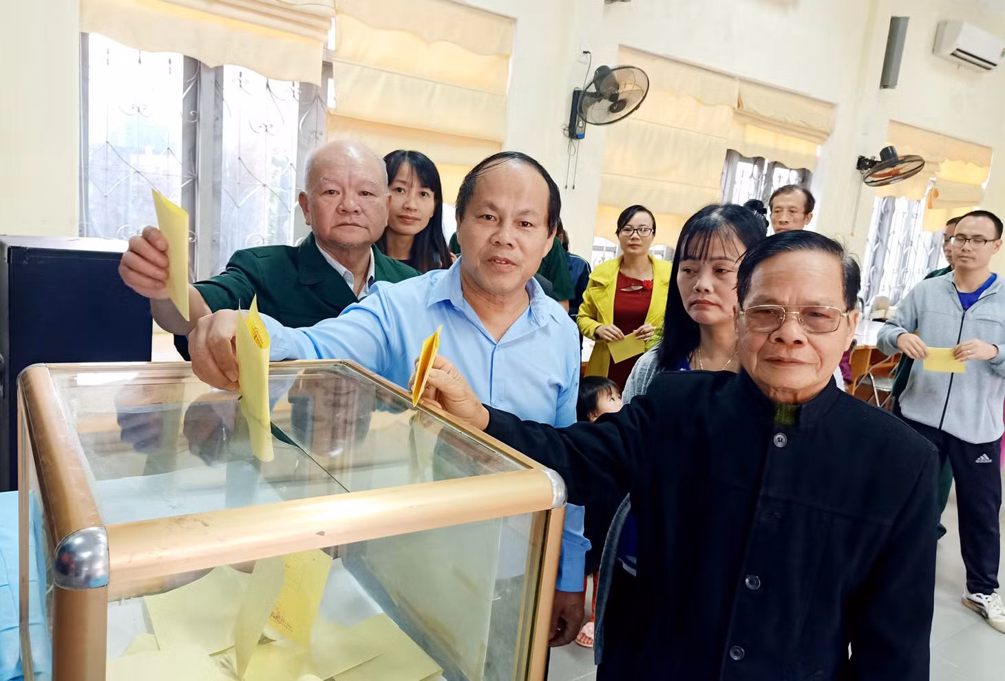 Đồng loạt cùng tất cả thôn, bản, khu phố trong toàn tỉnh, ngày 5/1/2020, cử tri khu phố 2 (thị trấn Ba Chẽ, huyện Ba Chẽ) bầu cử Trưởng khu nhiệm kỳ 2020-2022.