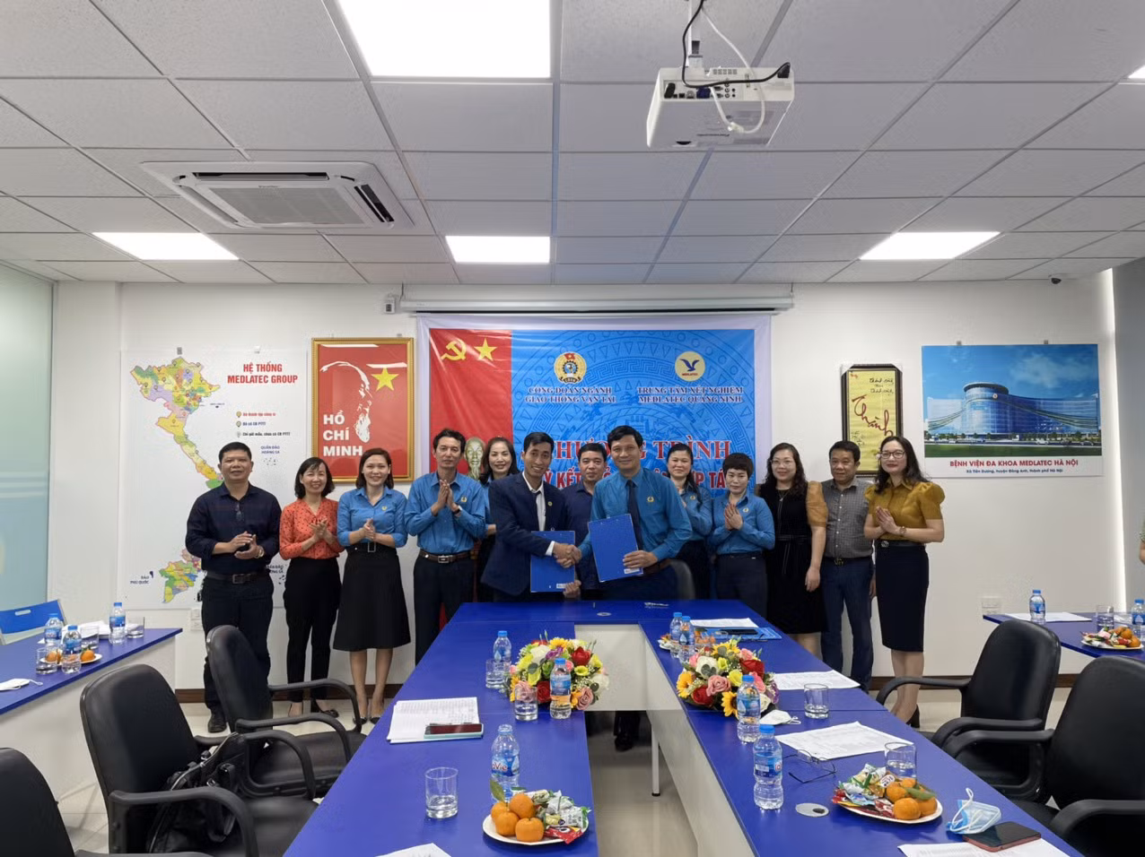 Các CĐCS sẽ góp phần chăm lo người lao động. Trong ảnh: Công đoàn ngành Giao thông vận tải và Công ty TNHH MEDLATEC Quảng Ninh ký kết chương trình phúc lợi đoàn viên. Các CĐCS sẽ góp phần chăm lo người lao động. Trong ảnh: Công đoàn ngành Giao thông vận tải và Công ty TNHH MEDLATEC Quảng Ninh ký kết chương trình phúc lợi đoàn viên.