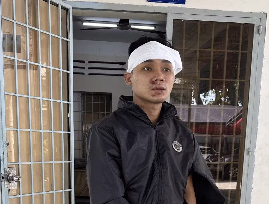 Đối tượng Cho Thanh Tùng (27 tuổi, ngụ phường Long Bình Tân, TP Biên Hoà) dùng dao đâm trọng thương đại úy Nguyễn Thế Đức - Phó Trưởng Công an phường An Hòa. Ảnh: Công an Đồng Nai