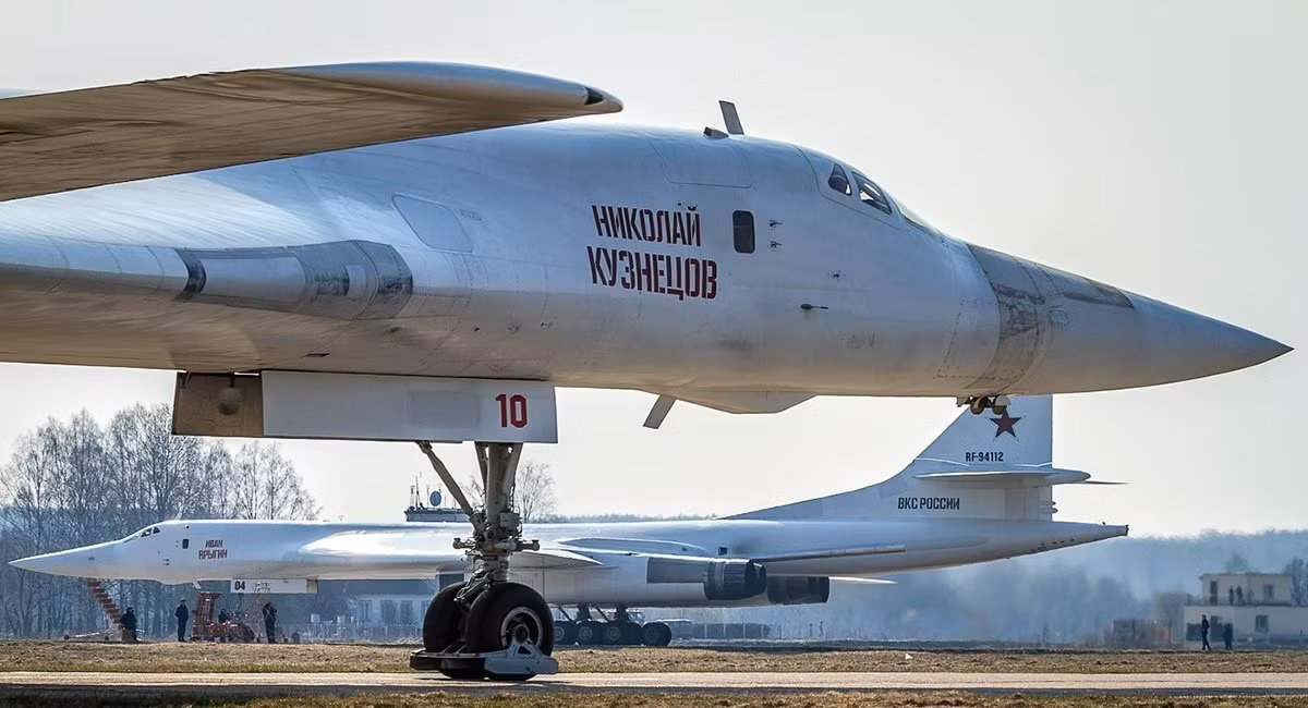 Cận cảnh một chiếc Tu-160 của Nga. Ảnh mã nguồn mở