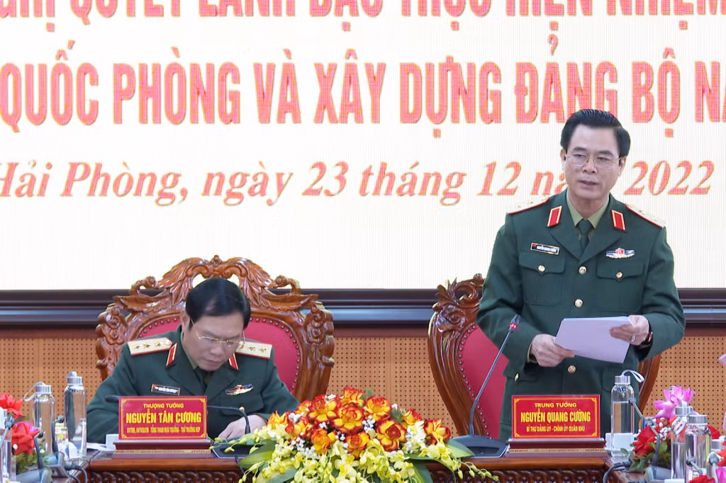 Trung tướng Nguyễn Quang Cường, Bí thư Đảng ủy, Chính ủy Quân khu 3 chủ trì hội nghị.