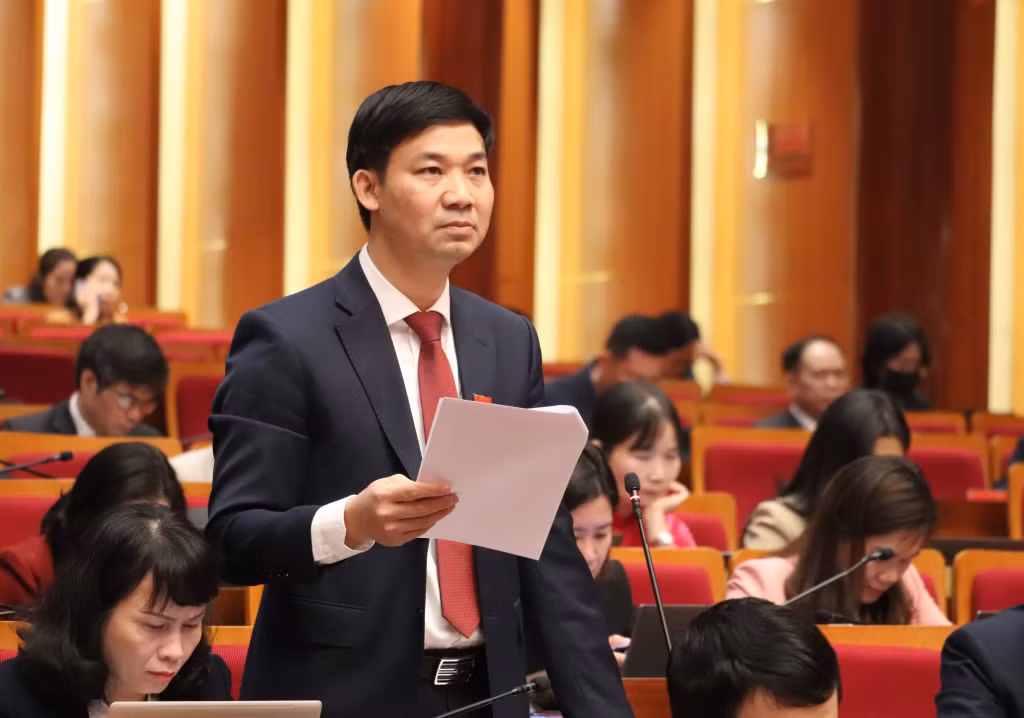 Đại biểu Nguyễn Văn Công (Tổ đại biểu TX Đông Triều).