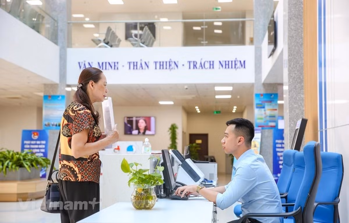 Giải quyết các thủ tục hành chính cho người dân. (Ảnh minh hoạ: Minh Sơn/Vietnam+)