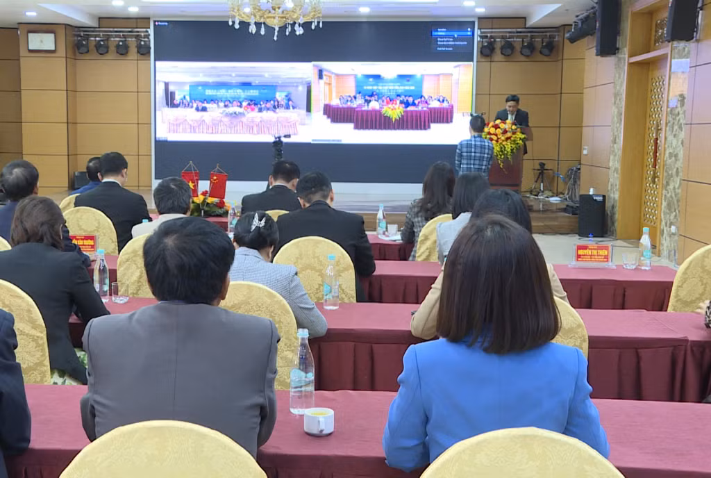 Quang cảnh hội nghị trực tuyến