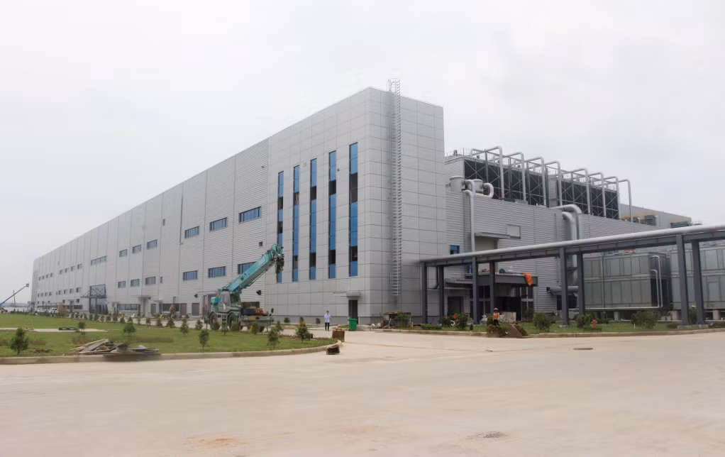 Dự án công nghệ tấm Silic Jinko Solar Việt Nam đã đi vào vận hành, sản xuất. Ảnh: Mạnh Trường