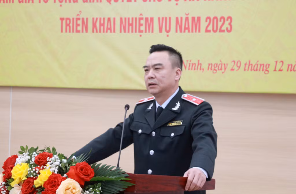 Đồng chí Nguyễn Hồng Điệp, Trưởng ban Tiếp công dân Trung ương, phát biểu tại hội nghị.
