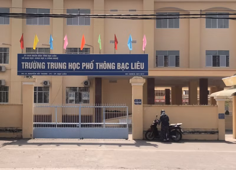 Trường THPT Bạc Liêu, nơi xảy ra mất trộm trên 100 triệu đồng.