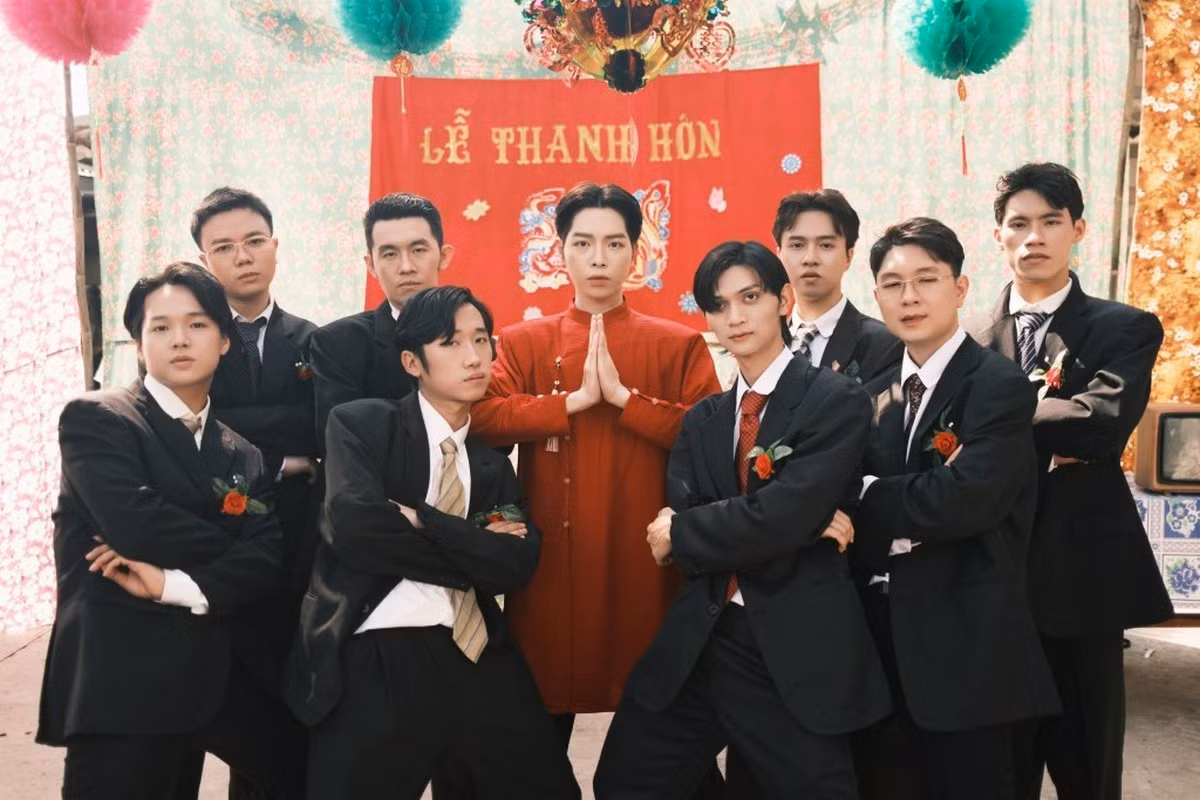 MV mang đến cảm giác hoài cổ với nhiều hình ảnh của thập niên cũ.