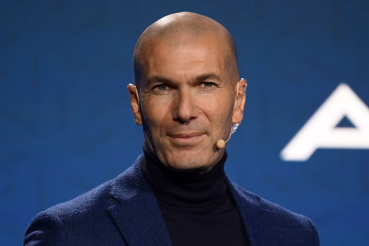 Zidane muốn thay Deschamps.
