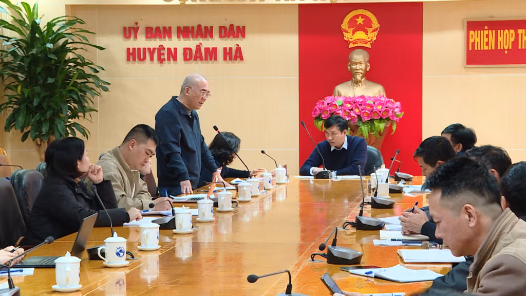 Quang cảnh buổi làm việc.