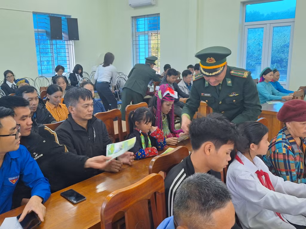 Đoàn tổ chức tuyên truyền phổ biến pháp luật cho nhân dân khu vực biên giới