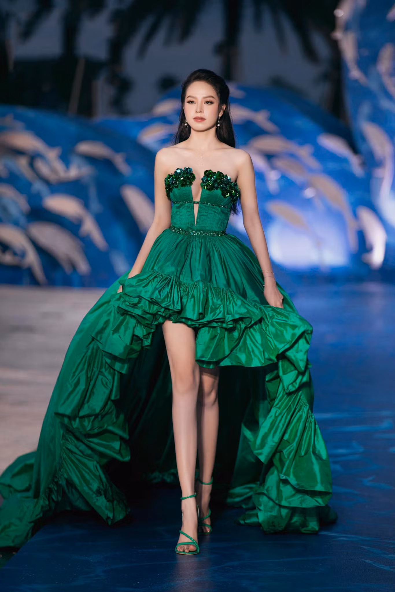 Cô cũng là Hoa hậu Việt Nam đầu tiên có cơ hội tham gia trình diễn tại một tuần lễ thời trang quốc tế - Seoul Fashion Week 2023.