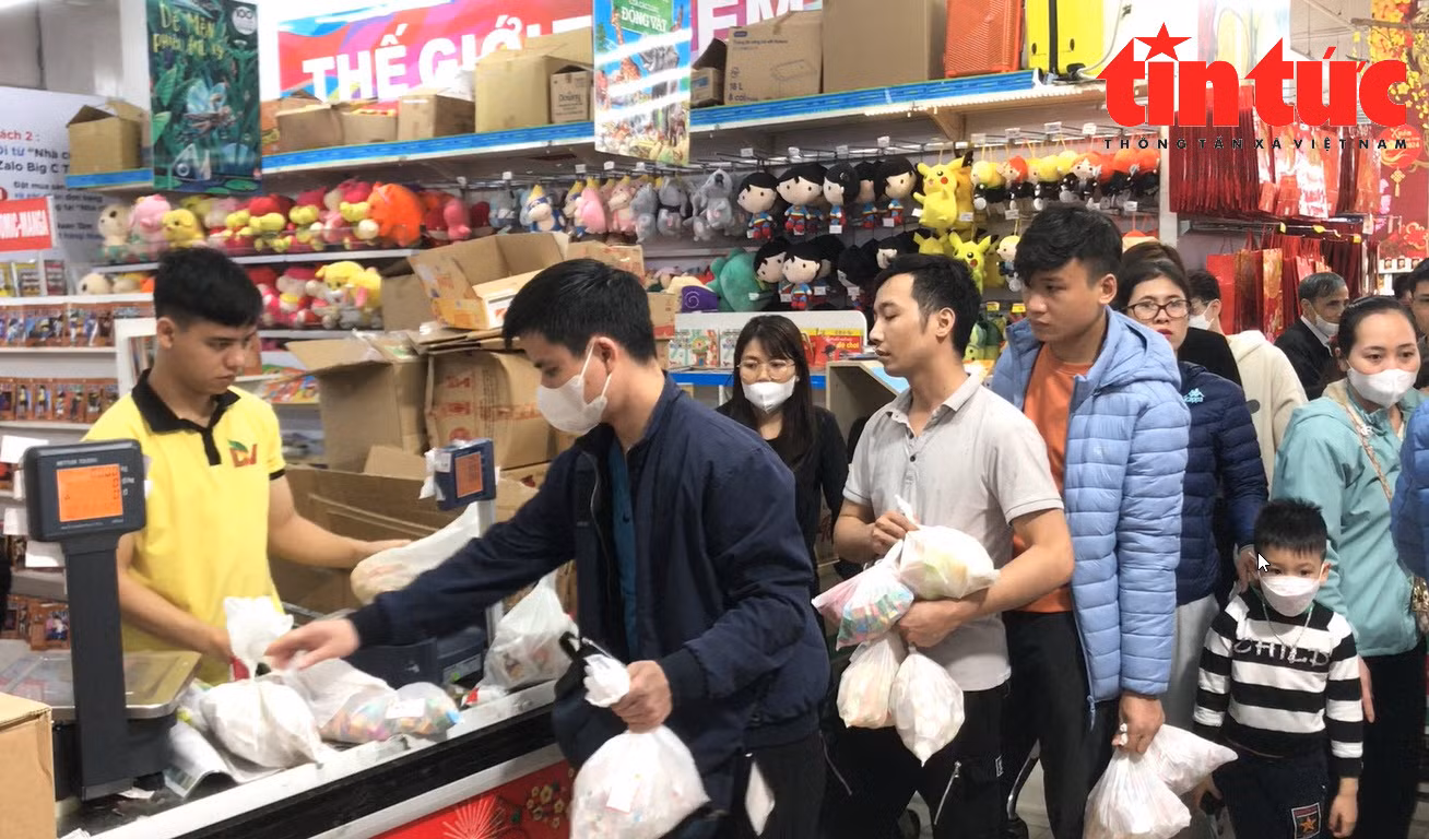 Tính chung quý I/2024, CPI tăng 3,77% so với cùng kỳ năm trước, lạm phát cơ bản tăng 2,81%.