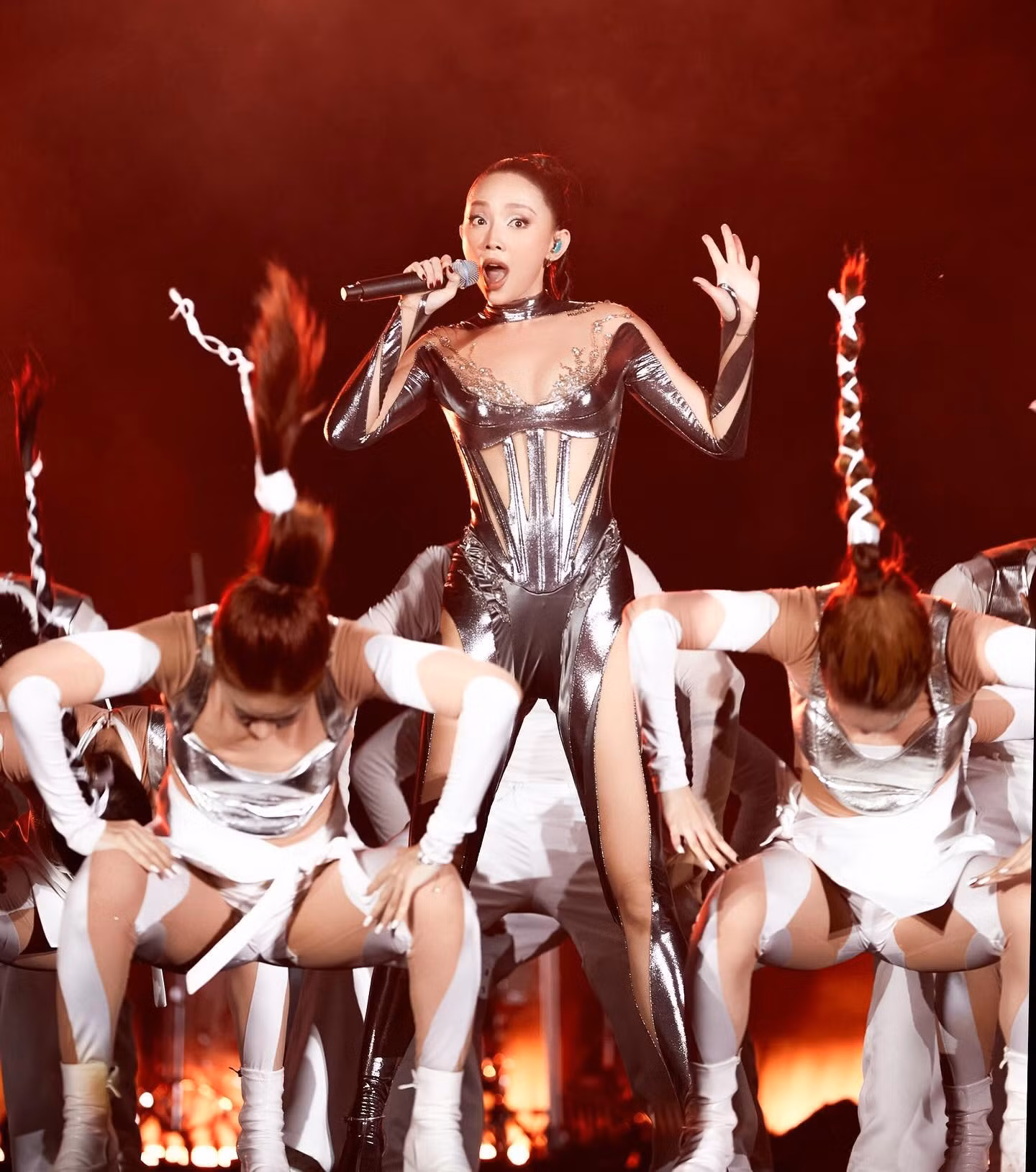 Ngành bia gặp khó khiến nhiều ca sĩ Việt mất show cát-xê khủng? ảnh 1 nhac viet, thi truong nhac viet, nhan hang anh 2