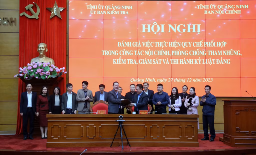 Ủy ban Kiểm tra và Ban Nội chính Tỉnh ủy ký kết kế hoạch thực hiện công tác nội chính, phòng, chống tham nhũng; công tác kiểm tra, giảm sát, thi hành kỷ luật Đảng theo Quy chế phối hợp (tháng 12/2023).