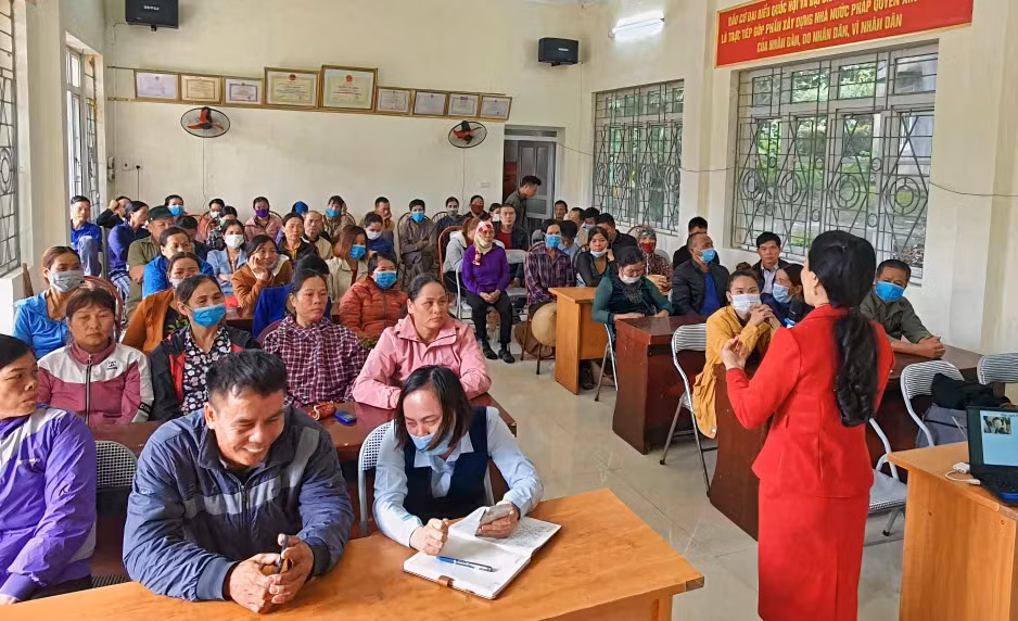 Ban Dân tộc tỉnh tuyên truyền, tập huấn kỹ năng tuyên truyền phòng ngừa tảo hôn và hôn nhân cận huyết thống tại xã Đài Xuyên (huyện Vân Đồn).