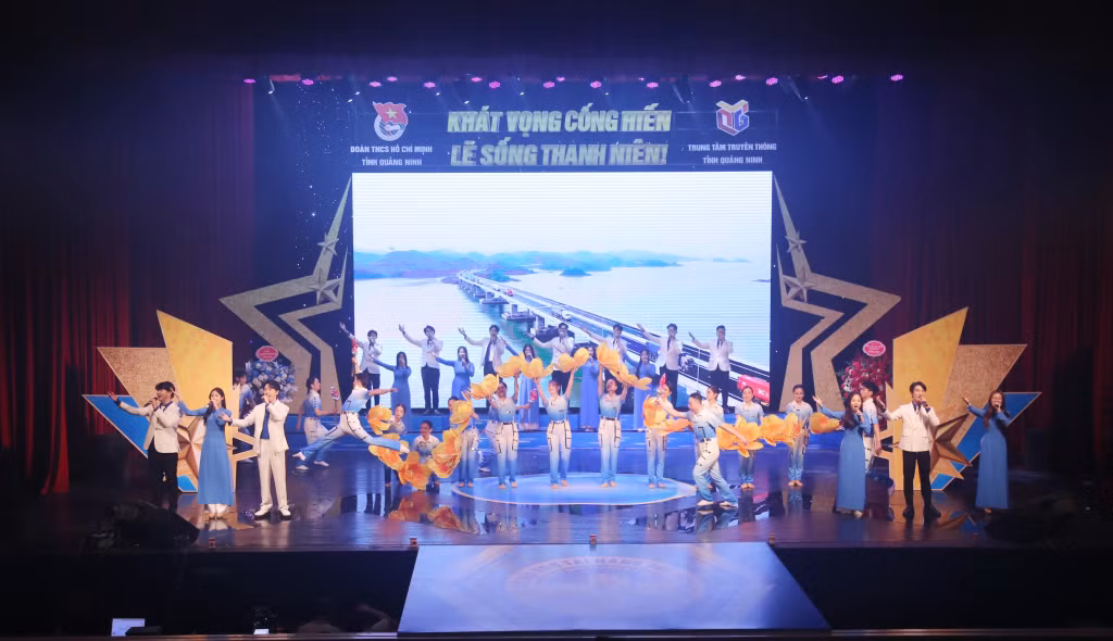 Một số tiết mục văn nghệ đặc sắc tại lễ tuyên dương.