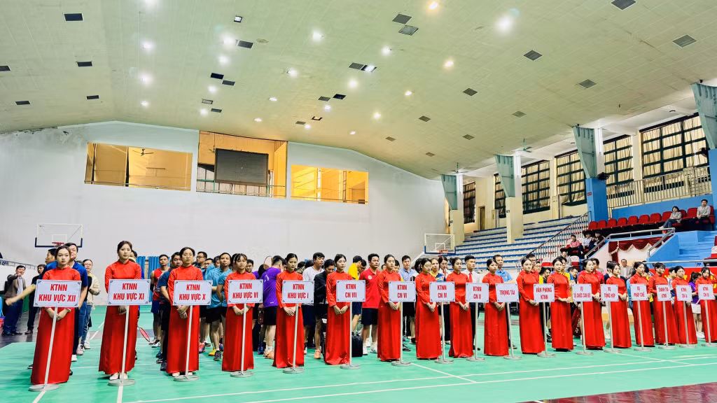 37 VĐV đến từ 18 đơn vị kiểm toán trên toàn quôc tham dự Giải cầu lông các tay vợt xuất sắc nhất KTNN năm 2024.