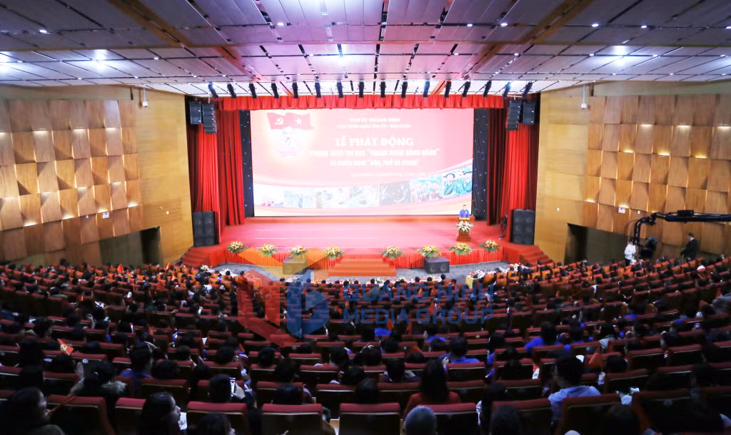 Quang cảnh lễ phát động phong trào “Thanh xuân dâng Đảng” và tổ chức chiếu phim “Đào, Phở và Piano” (3-2024). Ảnh: Nguyễn Thanh