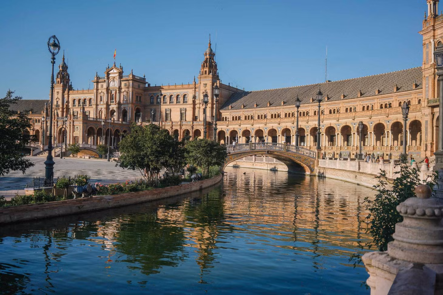 Lối kiến trúc độc đáo là một trong những điều khiến Seville hấp dẫn du khách. Ảnh: Đặng Đức Vinh