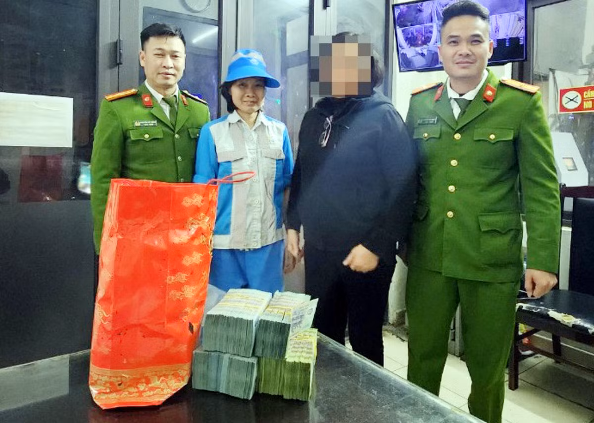 Gia đình ông H. đã nhận lại số tiền bị thất lạc: Ảnh D.H.