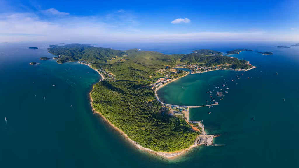 Xã đảo Thanh Lân, huyện Cô Tô có tiềm năng để phát triển kinh tế du lịch biển đảo.