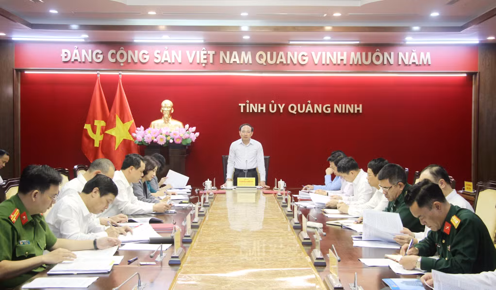 Đồng chí Nguyễn Xuân Ký, Ủy viên Trung ương Đảng, Bí thư Tỉnh ủy, Chủ tịch HĐND tỉnh, phát biểu kết luận.