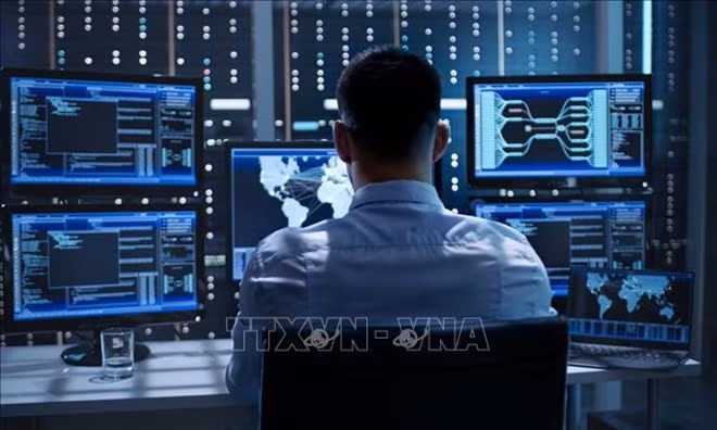 Cục An ninh mạng và phòng, chống tội phạm sử dụng công nghệ cao đã ban hành tài liệu “Hướng dẫn các biện pháp tăng cường bảo đảm an ninh mạng cho hệ thống thông tin quan trọng về an ninh quốc gia”. Ảnh minh họa: TTXVN
