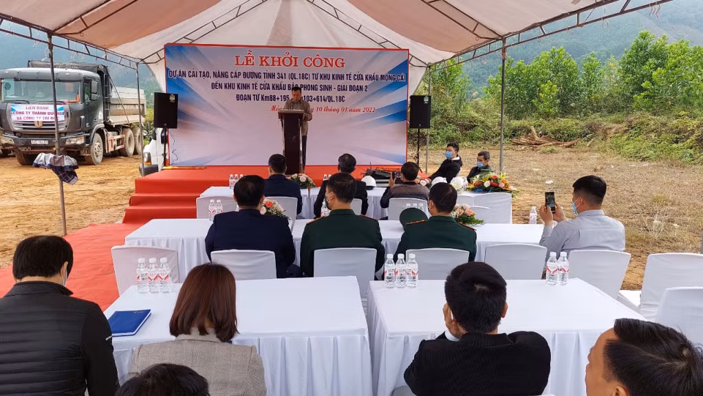 Quang cảnh lễ khởi công