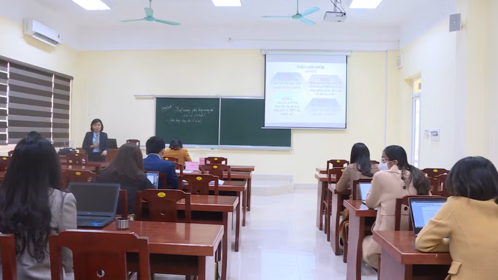 Đảng ủy, Ban giám hiệu Trường Đào tạo cán bộ Nguyễn Văn Cừ tổ chức duyệt giảng bài mới.