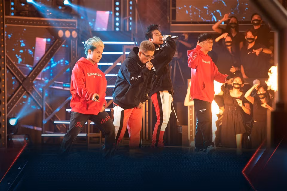 Màn trình diễn của team Karik được khen ngợi nhất chung kết Rap Việt 2. Ảnh: Vieon