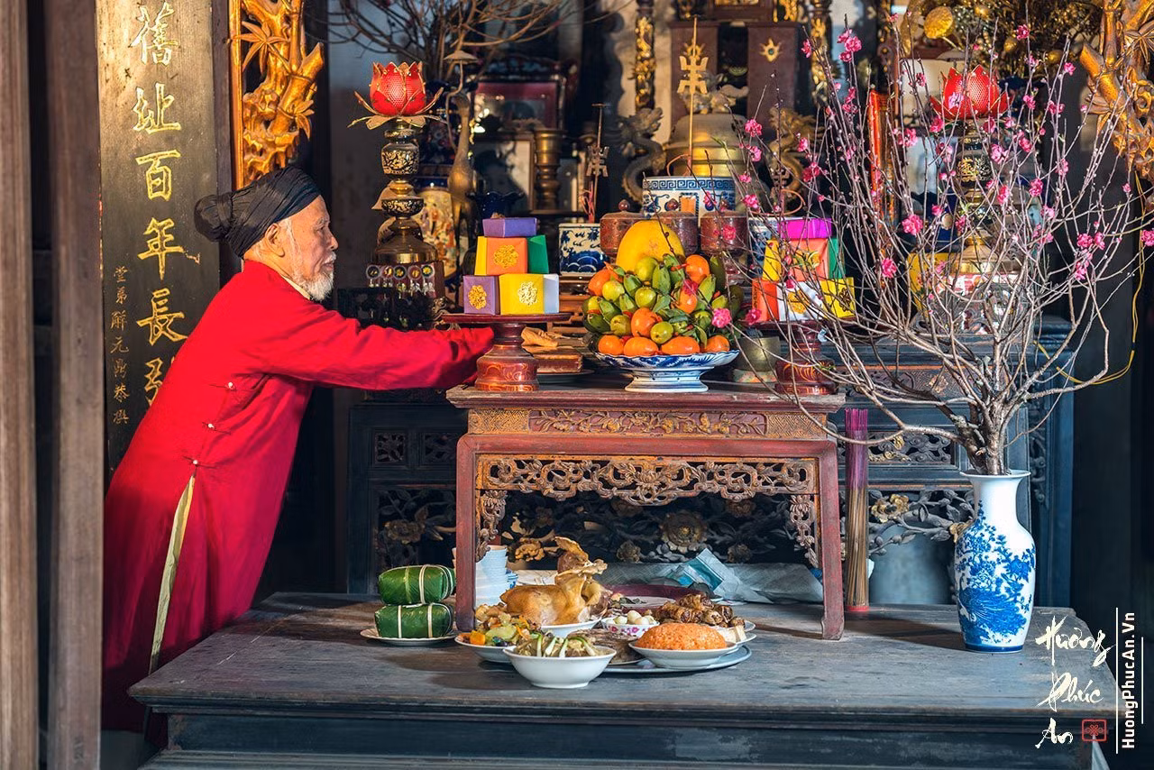 Thắp hương 3 ngày Tết: Thực hiện thế nào mới đúng?