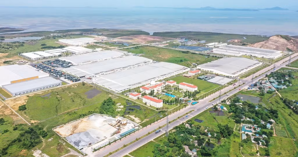 Quang cảnh một góc KCN Cảng biển Hải Hà (huyện Hải Hà).
