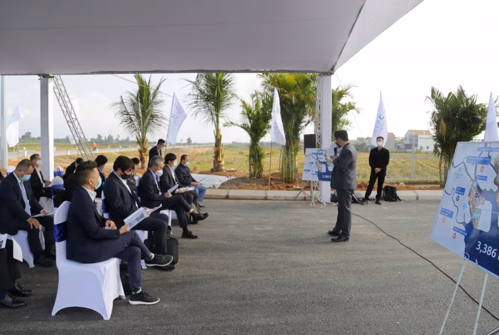Đoàn các doanh nghiệp, nhà đầu tư Nhật Bản khảo sát thực tế tại các KCN tại TX Quảng Yên, ngày 16/11/2021.