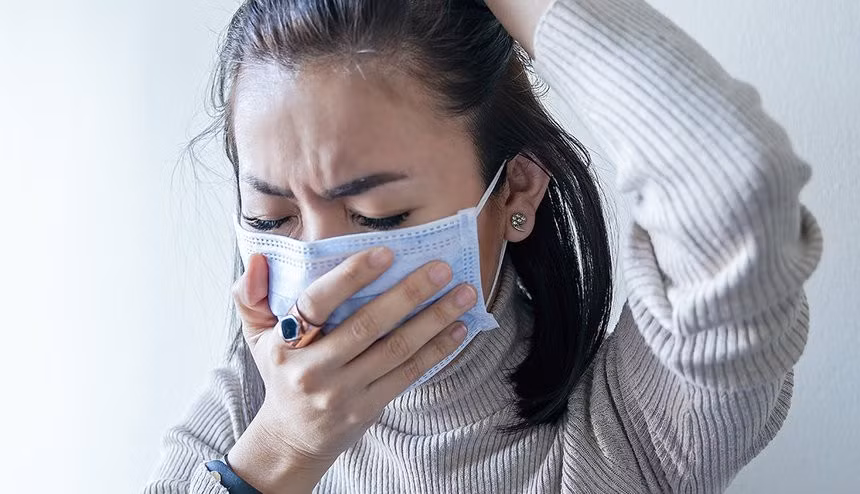 Nhóm chuyên gia tại Đại học Exeter khuyến cáo sau khi tiếp xúc F0, chúng ta nên tự theo dõi sức khỏe ít nhất 10 ngày. Ảnh: Freepik.