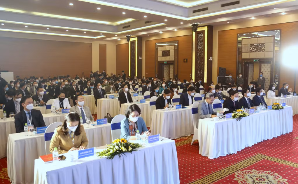 Các đại biểu dự hội nghị công bố kết quả DDCI Quảng Ninh 2021.
