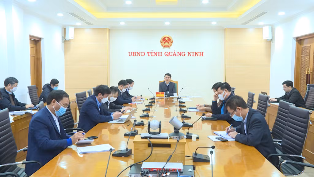  Đồng chí Phạm Văn Thành, Phó Chủ tịch UBND tỉnh phát biểu chỉ đạo tại cuộc họp.