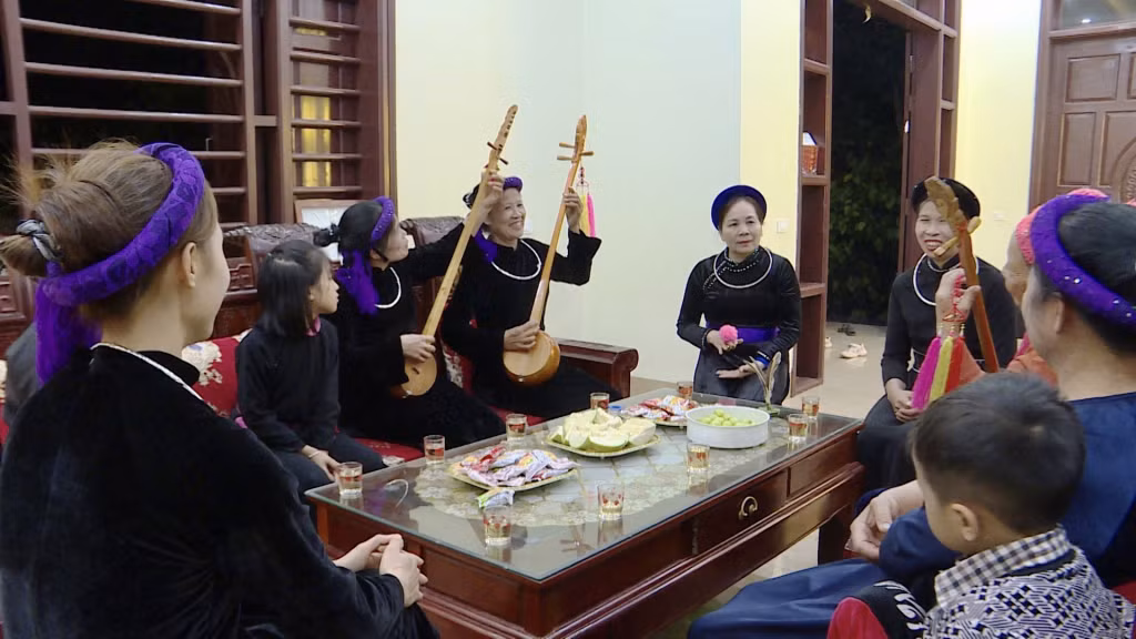 Tét là khoảng thời gian để các gia đình người Tày truyền lại cho con cháu kinh nghiệm lao động, sản xuất và phát huy truyền thống văn hóa đặc trưng của dân tộc mình.