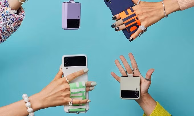 Galaxy Z Flip3 với thiết kế thời trang.