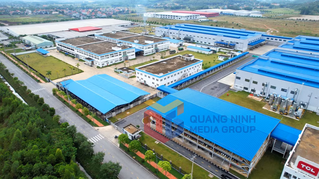 Hạ tầng tại KCN Đông Mai, TX Quảng Yên từng bước được hoàn thiện để thu hút các nhà đầu tư (1-2022). Ảnh: Minh Đức