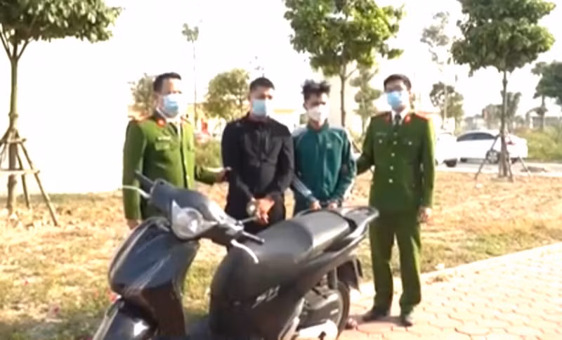 Hai đối tượng bị bắt giữ.