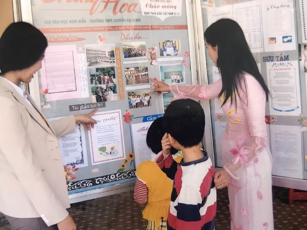 Tờ báo tường Trang Hoa phiên bản giấy.