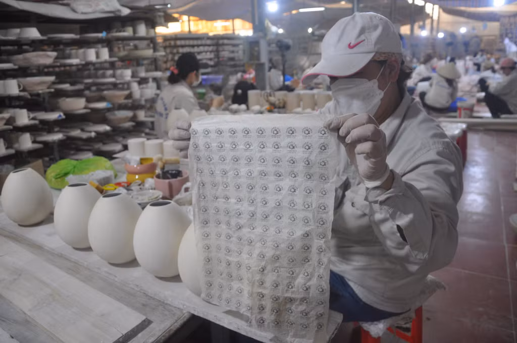 Trăn trở làng nghề gốm sứ Đông Triều ảnh 4