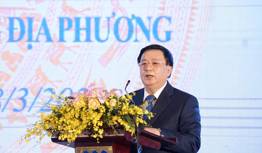 GS.TS Nguyễn Xuân Thắng, Ủy viên Bộ Chính trị, Chủ tịch Hội đồng Lý luận Trung ương, Giám đốc Học viện Chính trị Quốc gia Hồ Chí Minh phát biểu đề dẫn hội thảo.