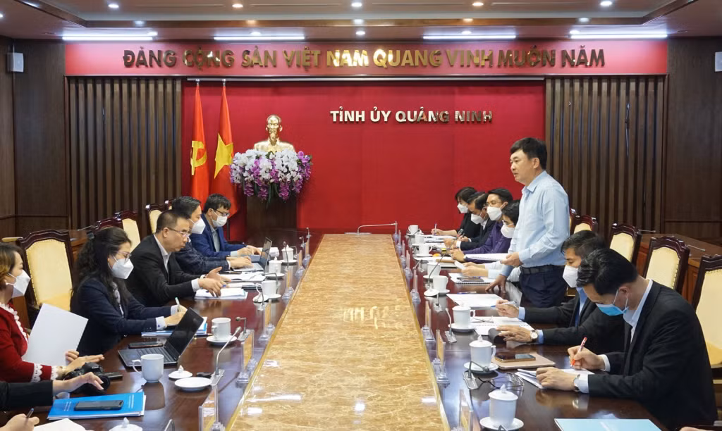 Quang cảnh buổi làm việc.