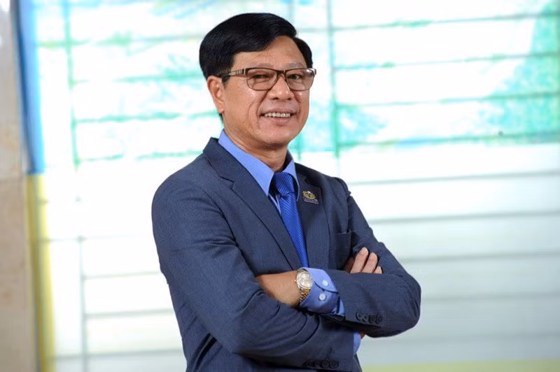 HQC phát hành cổ phiếu để trả nợ chủ tịch