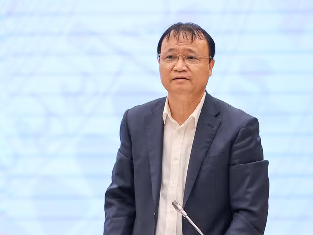 Thứ trưởng Bộ Công Thương Đỗ Thắng Hải:trong trường hợp xăng dầu có biến động bất thường ảnh hưởng đến sự phát triển kinh tế xã hội và đời sống của người dân thì Bộ Công Thương và Bộ Tài chính báo cáo Thủ tướng Chính phủ xem xét quyết định. Ảnh: VGP/Nhật Bắc